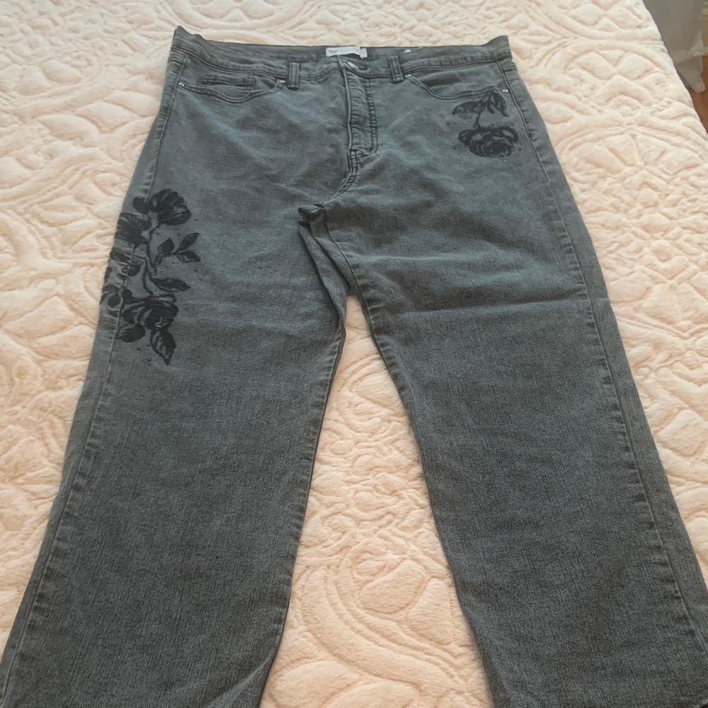 Jessica Simpson Charcoal Floral trim Women’s Jeans